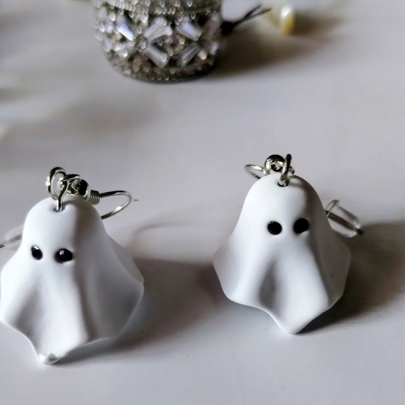 Handmade Jewelry - Handmade Cute Ghost Earrings Get Ready For Halloween With These Resin Ghost 👻👻